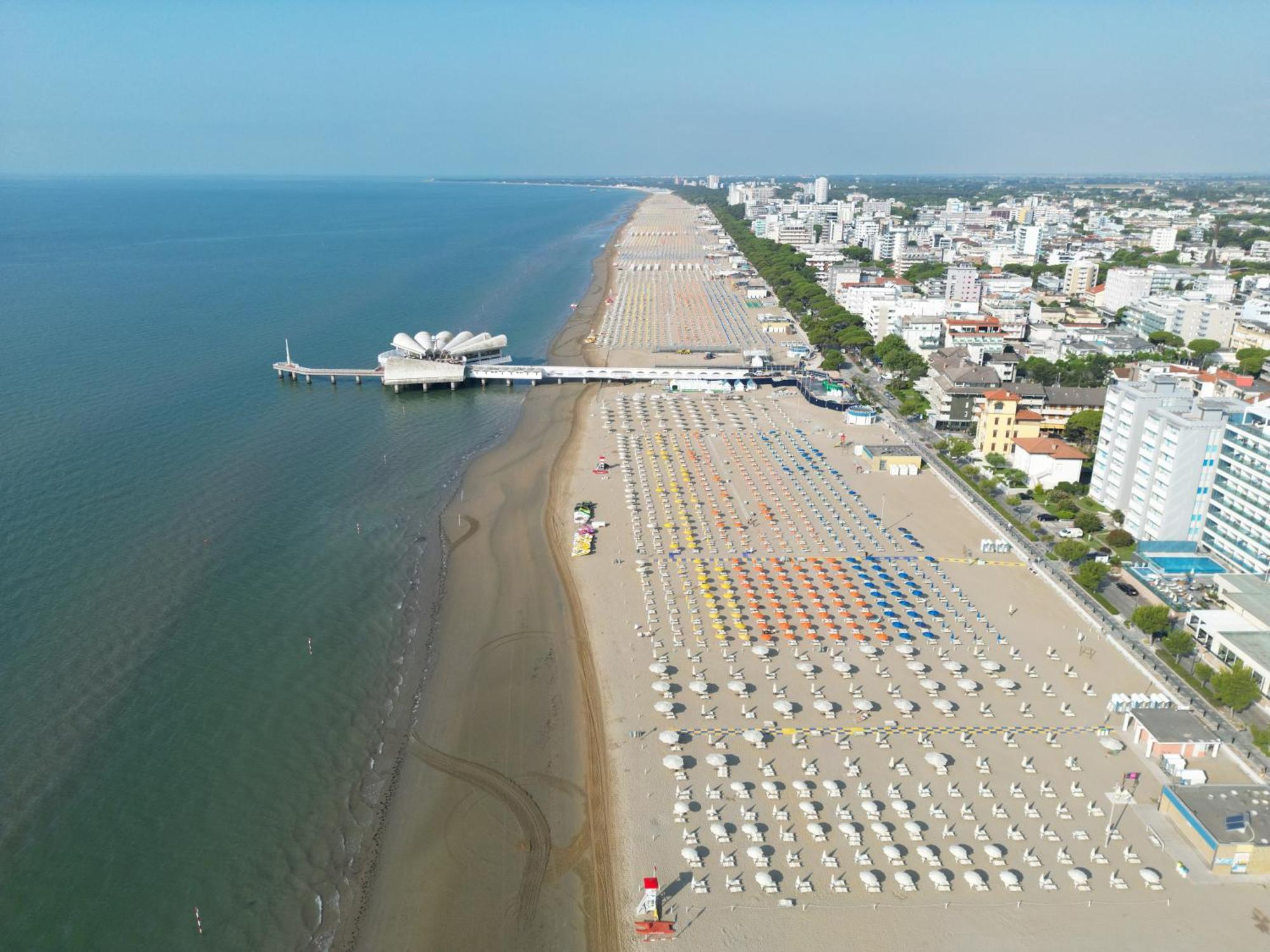 Hotel Italia Palace Lignano Sabbiadoro Exterior foto