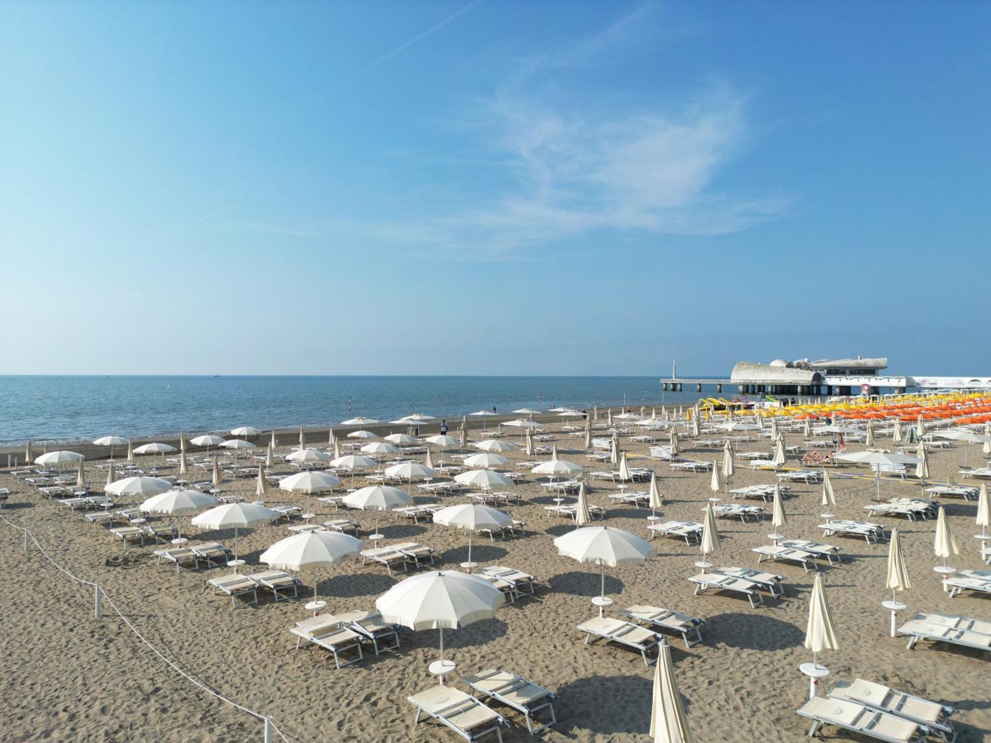 Hotel Italia Palace Lignano Sabbiadoro Exterior foto